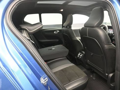 Used 2021 Volvo XC40 T4 R-Design w/ Protection Package Premier FWD image 26