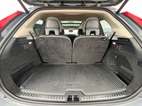 Used 2023 Volvo XC90 T8 Core image 28