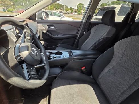 Used 2023 Nissan Rogue SV FWD image 10