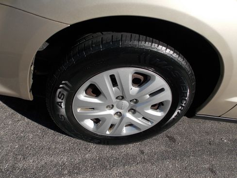 Used 2014 Dodge Grand Caravan American Value Package image 19