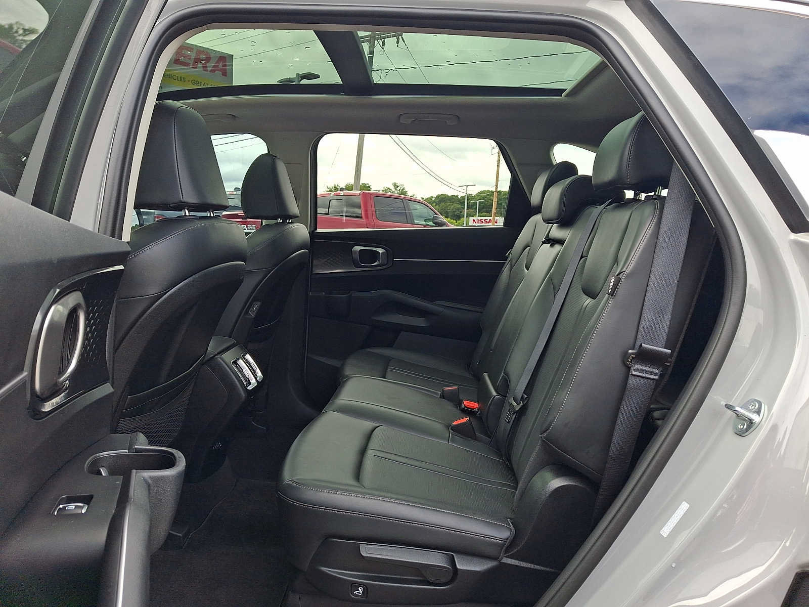 Used 2024 Kia Sorento S w/ Panoramic Sunroof Package AWD/4WD image 12