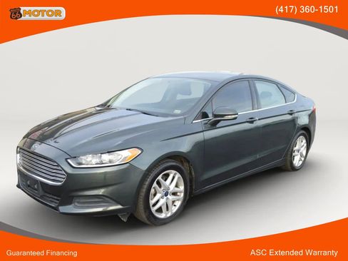 Used 2015 Ford Fusion SE image 1
