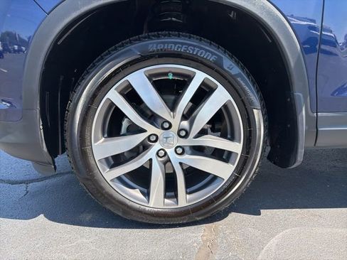 Used 2018 Honda Pilot Touring image 11