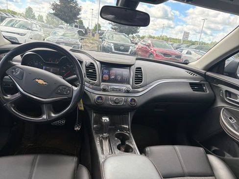 Used 2017 Chevrolet Impala LT FWD image 13