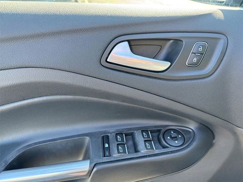 Used 2019 Ford Escape SE image 20