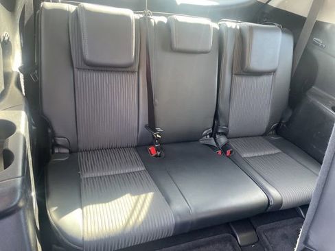 Used 2015 Toyota Highlander LE image 25