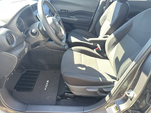 New 2025 Nissan Kicks S image 9