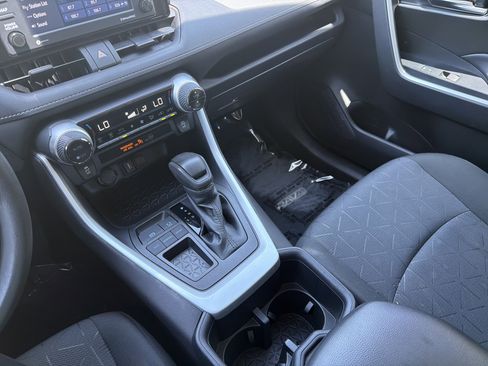 Used 2022 Toyota RAV4 XLE image 30