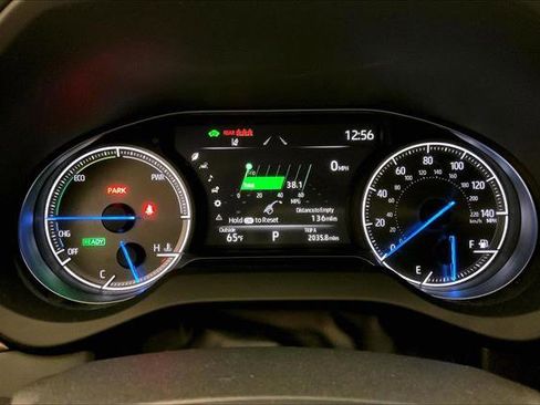 Used 2024 Toyota Venza XLE image 20