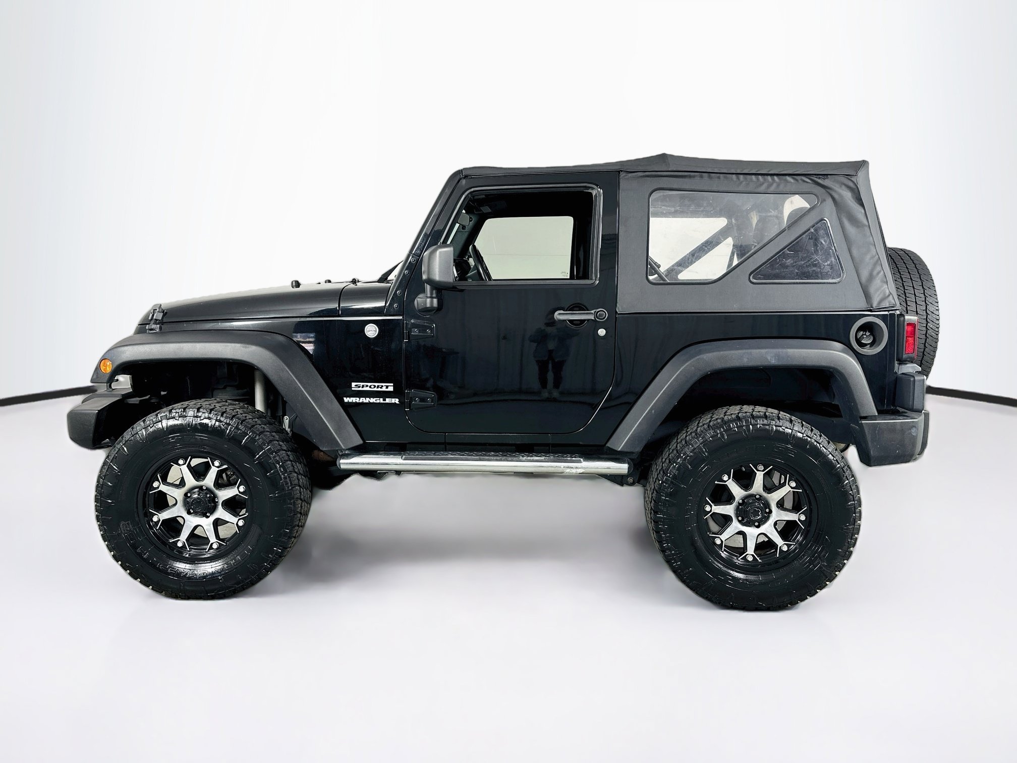 Used 2015 Jeep Wrangler Sport w/ Connectivity Group AWD/4WD image 8