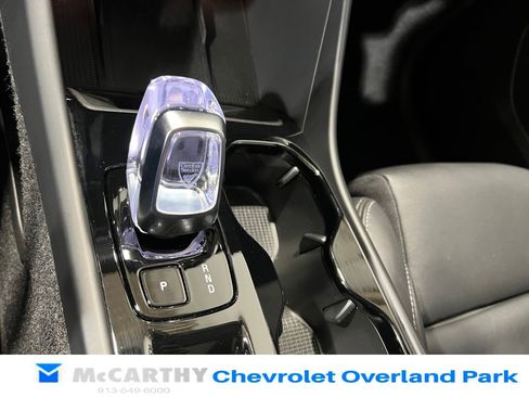 Used 2025 Volvo XC40 B5 Plus AWD/4WD image 18