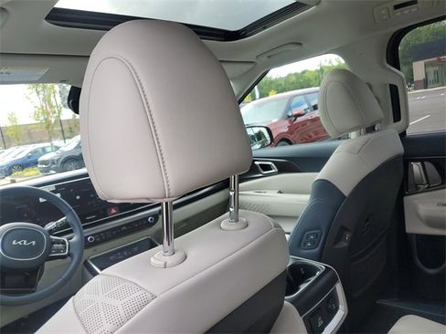 New 2026 Kia Carnival SX w/ SX Dark Edition Package image 13