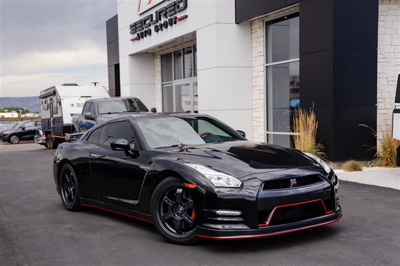 Used 2015 Nissan GT-R Black Edition AWD/4WD image 2