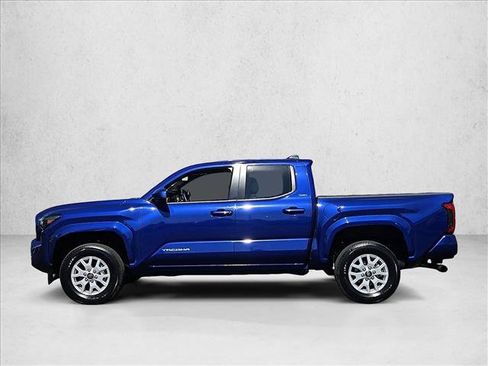 Used 2025 Toyota Tacoma SR5 AWD/4WD image 9
