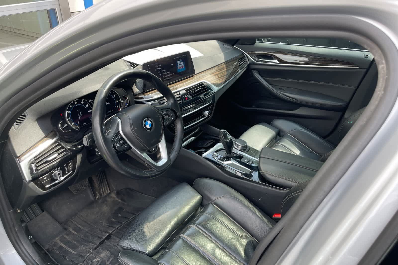 Used 2018 BMW 530i xDrive AWD/4WD image 9