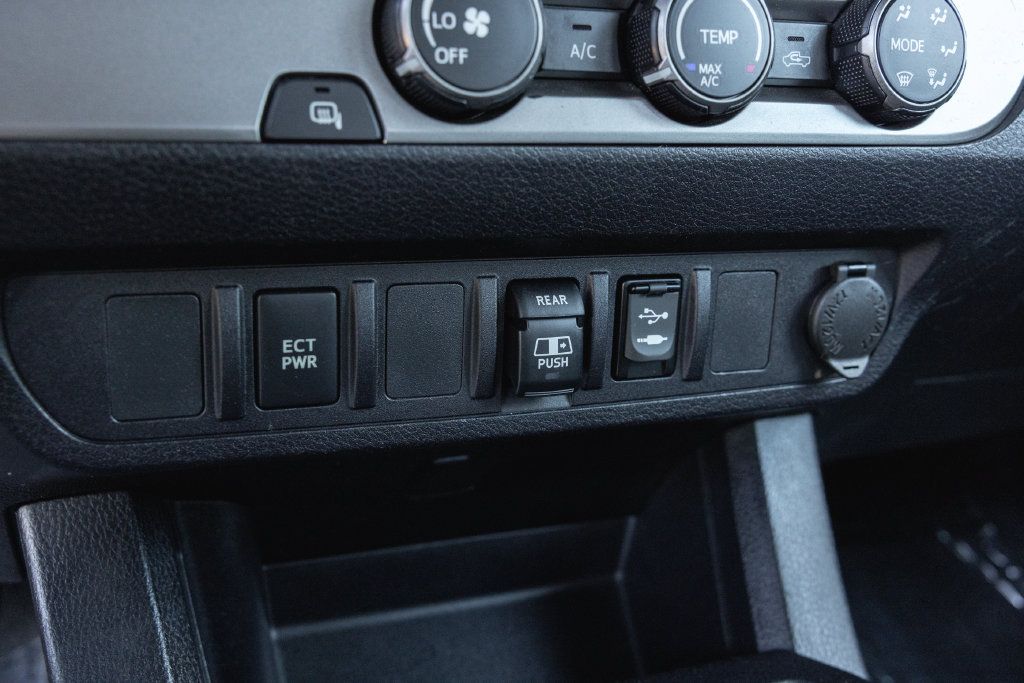 Used 2019 Toyota Tacoma SR5 RWD image 19
