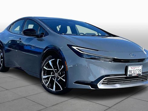 Used 2024 Toyota Prius Prime XSE image 2