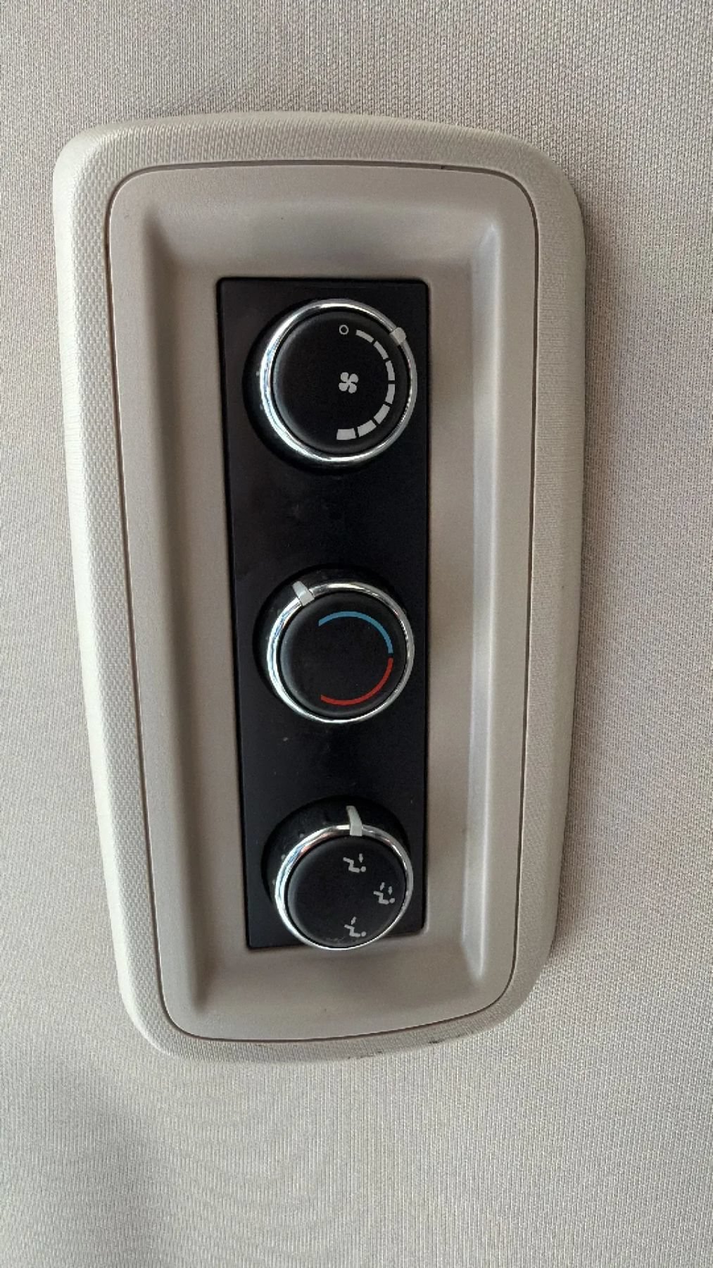 Used 2018 Dodge Journey SE w/ Popular Equipment Group FWD image 24