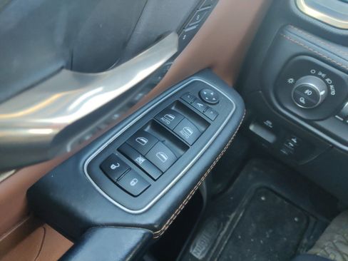 Used 2022 RAM 1500 Limited w/ Bed Utility Group image 24