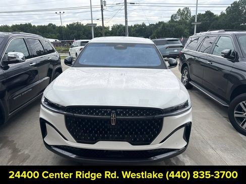 Used 2024 Lincoln Nautilus Premier w/ Jet Appearance Package AWD/4WD image 6