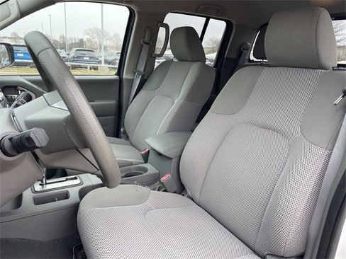 Used 2019 Nissan Frontier SV image 25