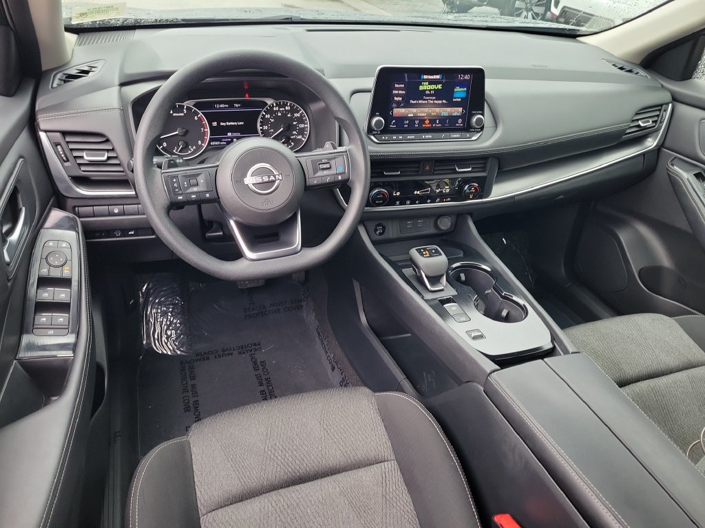 Used 2024 Nissan Rogue SV FWD image 11