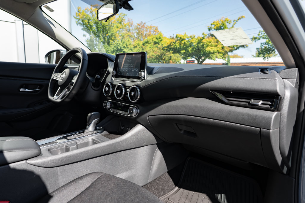 Certified 2025 Nissan Sentra SV w/ All-Weather Package FWD image 27