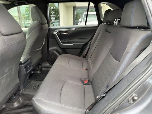 Used 2022 Toyota RAV4 SE w/ Convenience Package AWD/4WD image 18