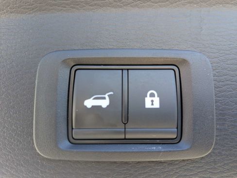 Used 2025 Mitsubishi Outlander SE AWD/4WD image 16