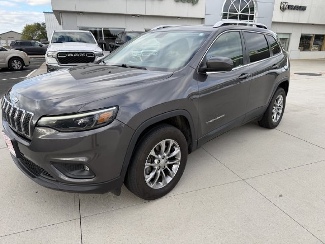 Used 2019 Jeep Cherokee Latitude Plus w/ Comfort/Convenience Group AWD/4WD image 4