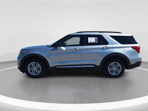 Used 2021 Ford Explorer XLT image 8