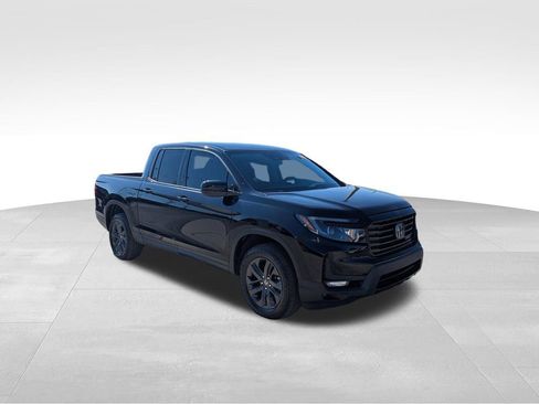 Used 2023 Honda Ridgeline Sport image 2