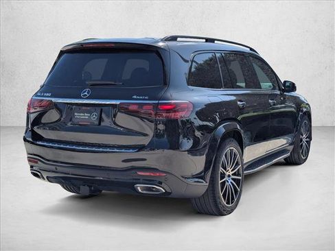 New 2026 Mercedes-Benz GLS 580 4MATIC image 2