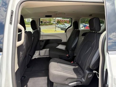 Used 2023 Chrysler Voyager LX FWD image 24