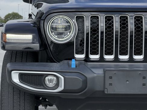 Used 2022 Jeep Wrangler Unlimited Sahara w/ Cold Weather Group image 7