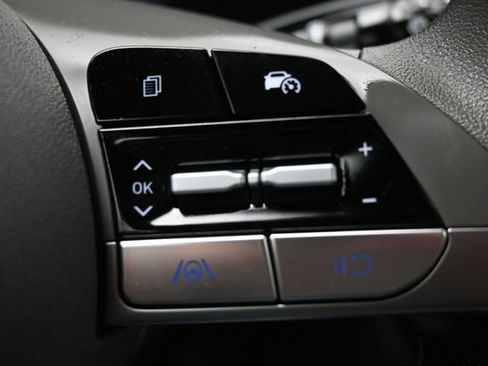 Used 2024 Hyundai Elantra SEL FWD image 20