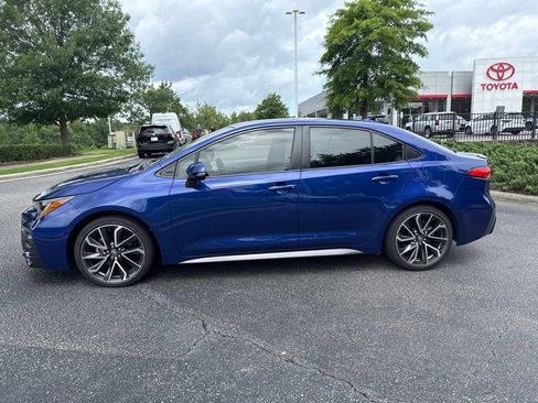 Used 2021 Toyota Corolla SE w/ SE Premium Package FWD image 3