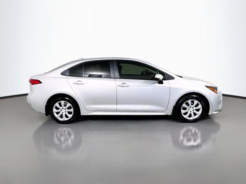 Used 2025 Toyota Corolla LE FWD image 3