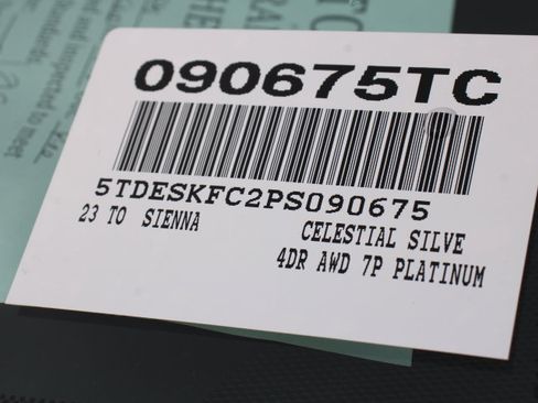 Certified 2023 Toyota Sienna Platinum image 32