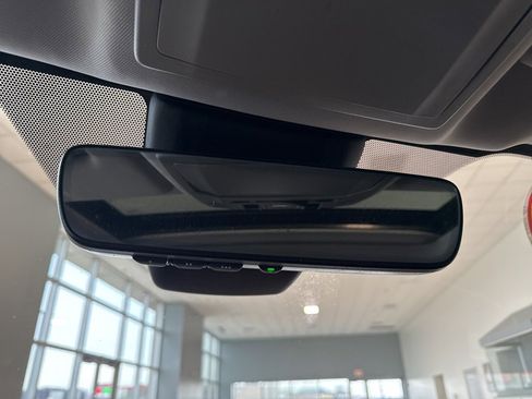 Used 2020 Toyota Highlander XLE image 32