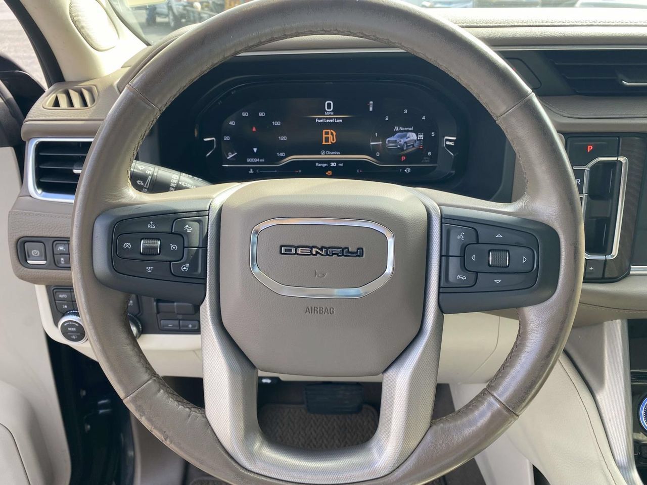 Used 2022 GMC Yukon XL Denali w/ Denali Ultimate Package AWD/4WD image 22