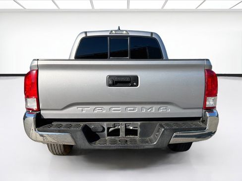 Used 2016 Toyota Tacoma SR5 RWD image 5
