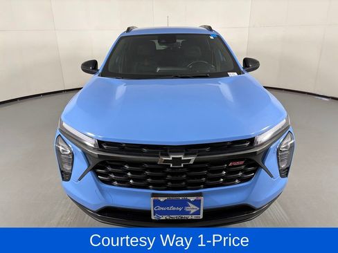 Used 2024 Chevrolet Trax RS w/ Driver Confidence Package FWD image 4