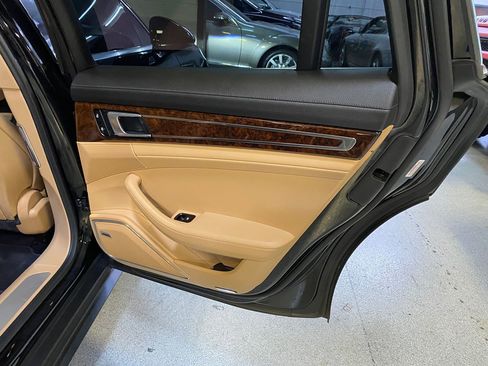 Used 2020 Porsche Panamera 4S image 36