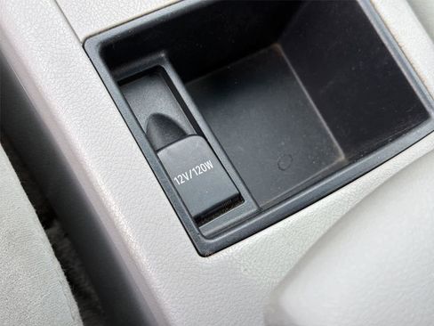 Used 2009 Toyota Camry LE FWD image 35