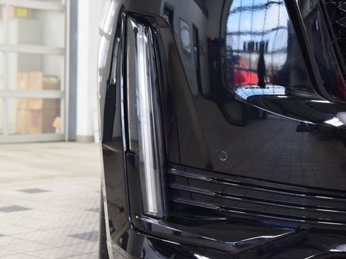 Used 2022 Cadillac Escalade Sport Platinum image 14