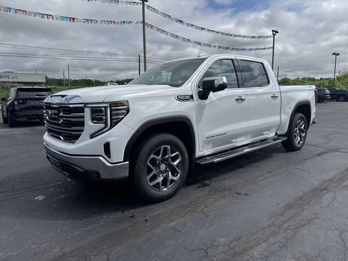 New 2025 GMC Sierra 1500 SLT w/ SLT Premium Package image 8