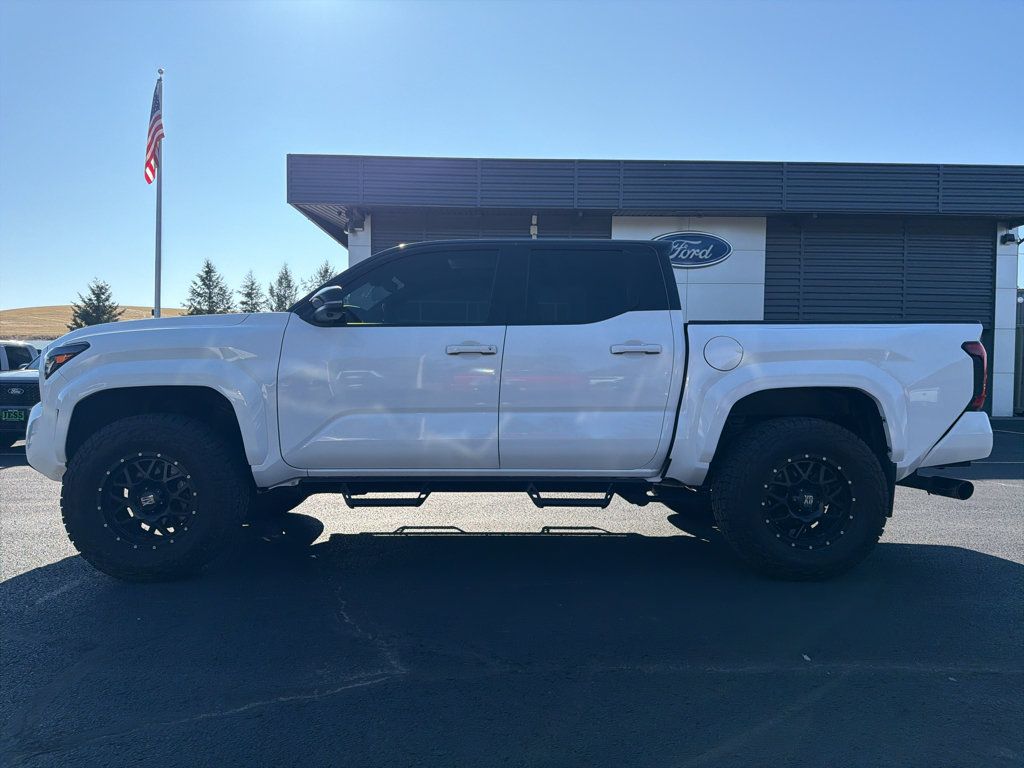Used 2024 Toyota Tacoma TRD Sport w/ TRD Sport Premium Package AWD/4WD image 11