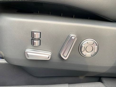 New 2025 Lincoln Nautilus Reserve image 14