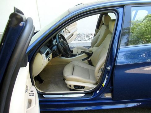 Used 2011 BMW 335i Sedan RWD image 18
